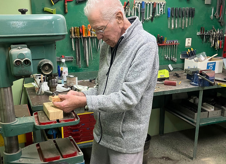 Rune Karlsson, peltiseppä ja Wall-itin valmistaja