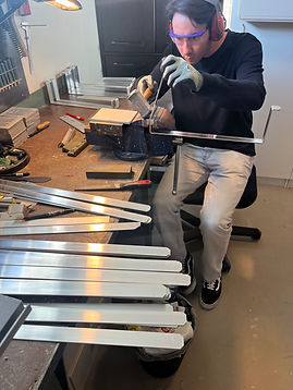 Gabriel tillverkar en Wall-it TH