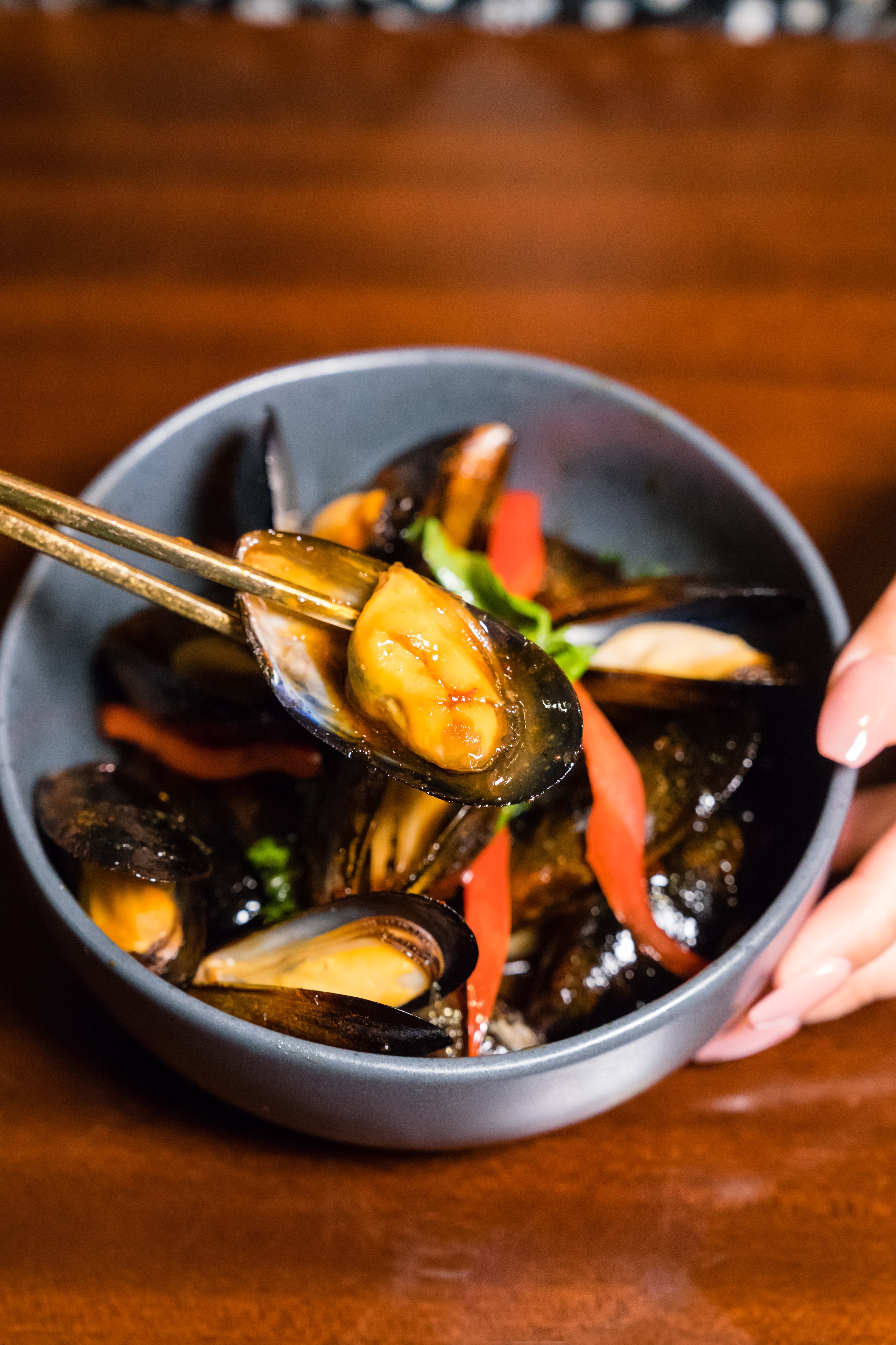 Spicy Black Mussels