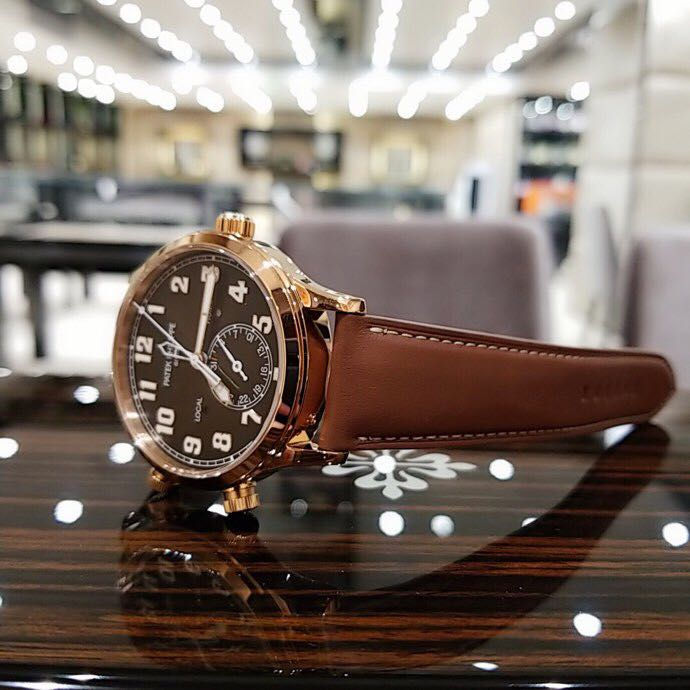 Thumbnail: Patek Philippe Calatrava 5524R-001