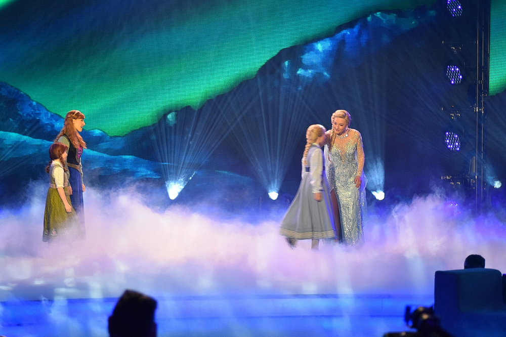 „Eiskönigin“-Stars Willemijn Verkaik und Abla Alaoui in der „Beatrice Egli Show“: Die schönsten Fotos und alle Infos zum Auftritt | „Eiskönigin“-Stars Willemijn Verkaik und Abla Alaoui in der „Beatrice Egli Show“: Die schönsten Fotos und alle Infos zum Auftritt |