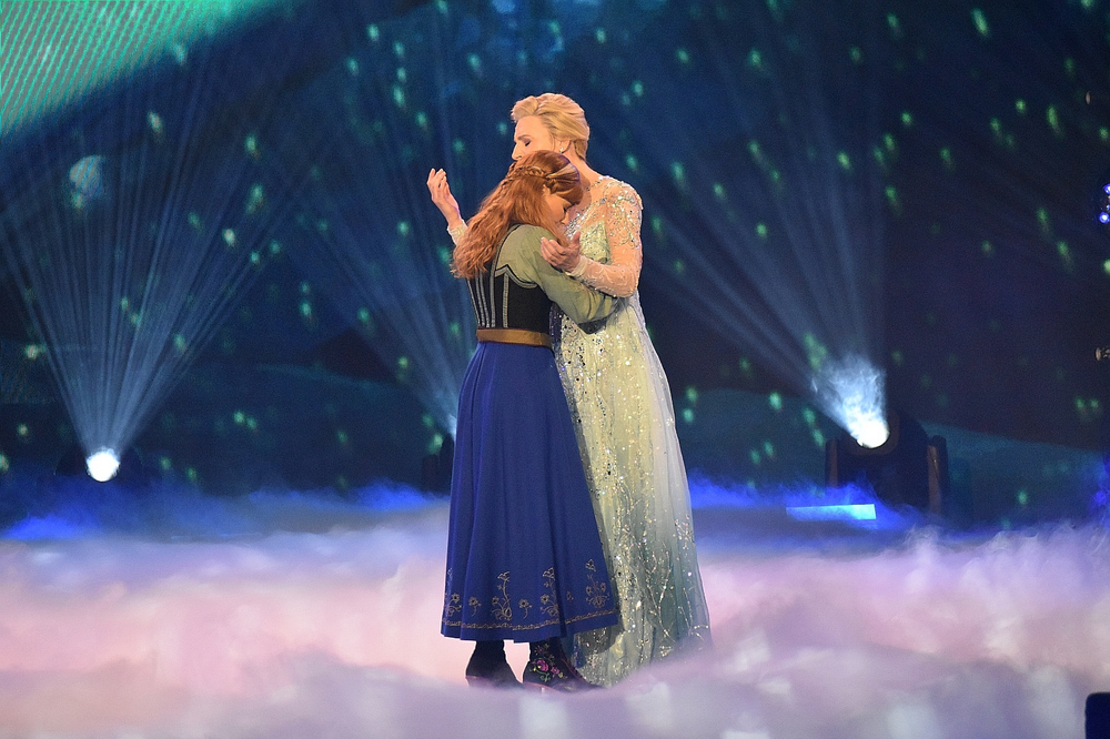 „Eiskönigin“-Stars Willemijn Verkaik und Abla Alaoui in der „Beatrice Egli Show“: Die schönsten Fotos und alle Infos zum Auftritt | „Eiskönigin“-Stars Willemijn Verkaik und Abla Alaoui in der „Beatrice Egli Show“: Die schönsten Fotos und alle Infos zum Auftritt |