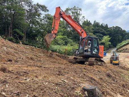油圧ショベルが作業中