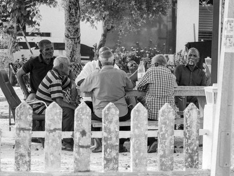 BDZ NEWS | PEOPLE Whatever Happened to Knowing Your Neighbors?