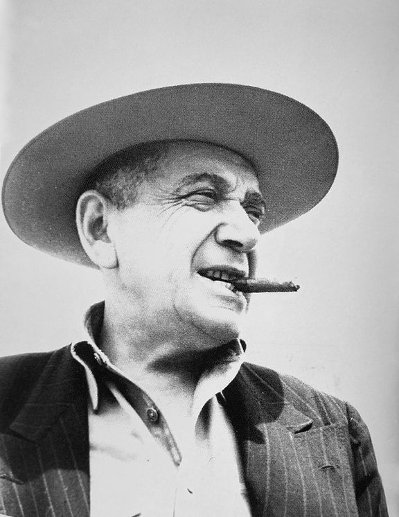 JMG - Foto - Con Puro.jpeg