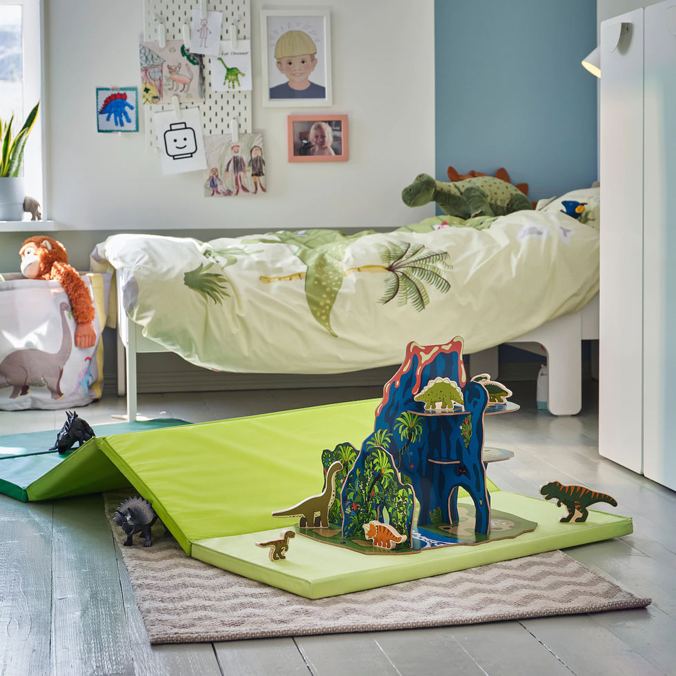 Jättelik – colorful dinosaur world with detailed figures, designed for educational and creative play.