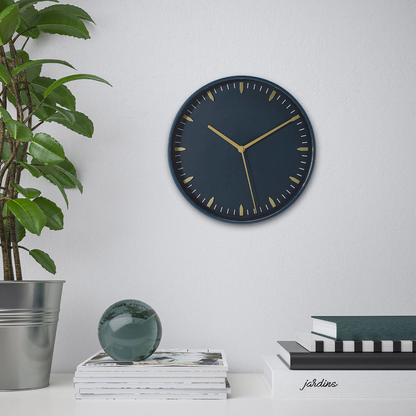 Skärig—a minimalist wall clock designed by Gustav Carlberg. With its clean, modern aesthetic and precise numerals, it blends Scandinavian simplicity with practicality, making it ideal for contemporary interiors and creative spaces.