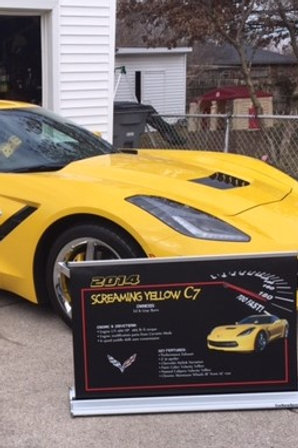 36" X 26" Retractable Show Board
