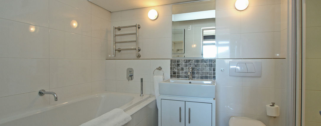 ITC 2305 Cartwrights Corner Penthouse 23rd Floor Bathroom (1).jpg