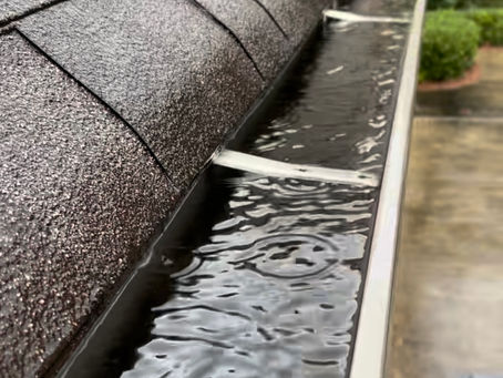 Navigating Leaky Gutters: The Role of Gutter Experts in Leak Repairs