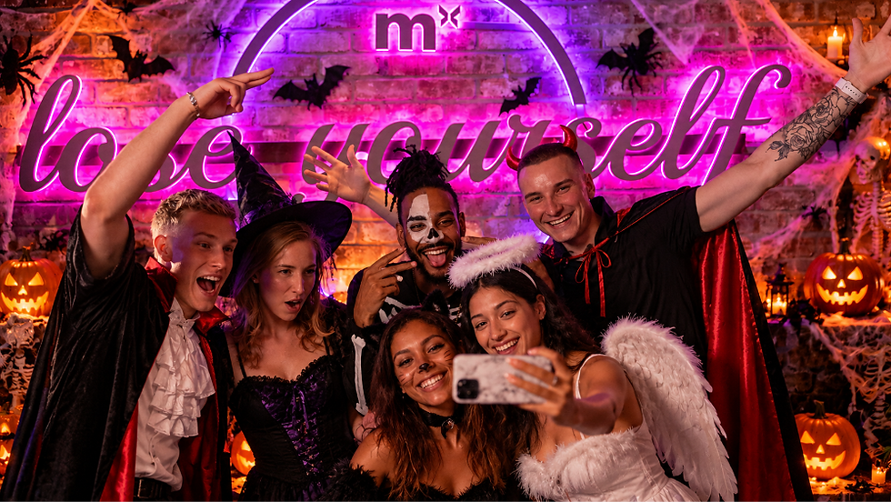 Holiday corporate events in Bellevue with immersive games, food, drinks, and team experiences at MIRRA