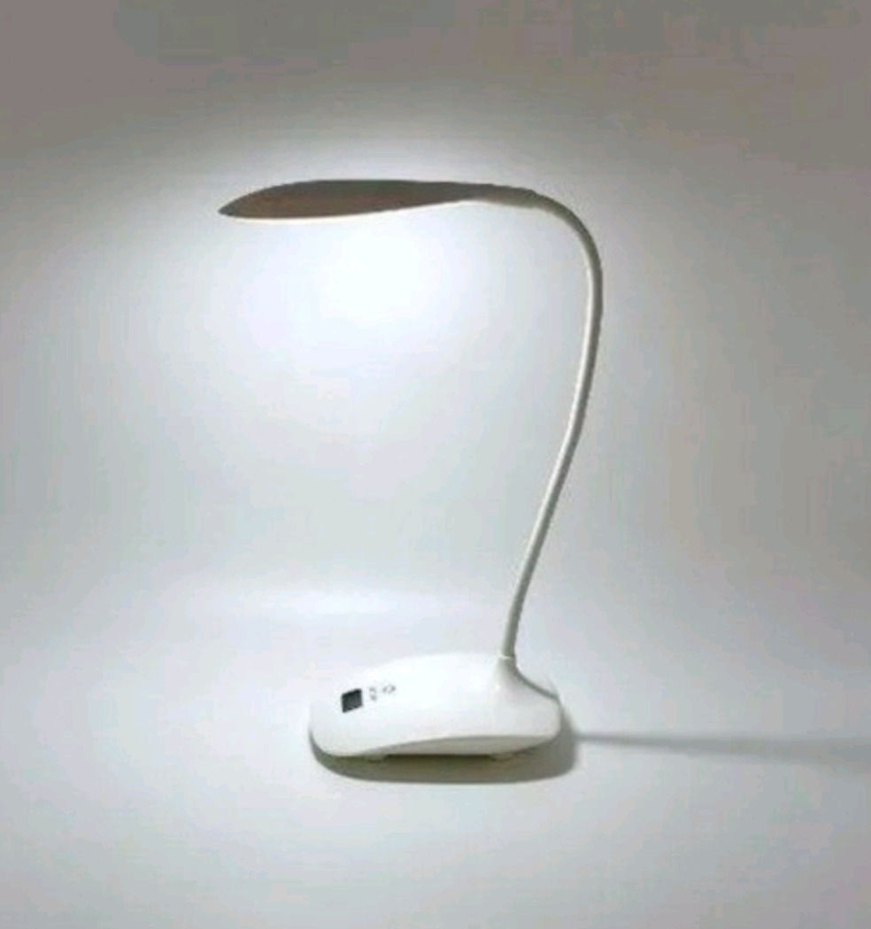 Luminária LED de mesa Com fonte Bivolt 16 LEDs MESA 