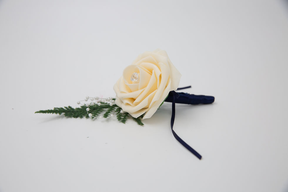Thumbnail: Amalise Buttonhole (4)
