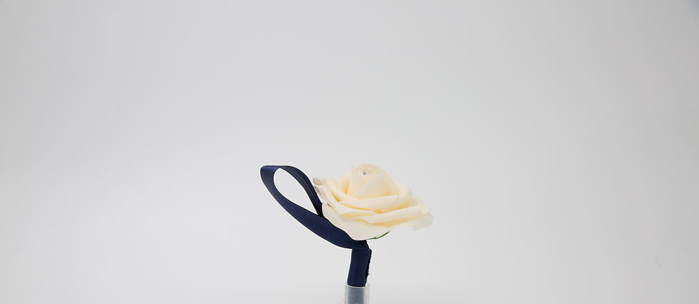 Thumbnail: Amalise Buttonhole (3)