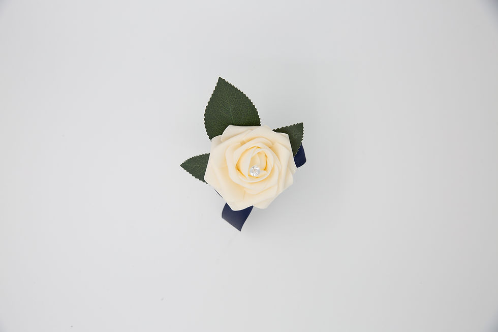Thumbnail: Amalise Buttonhole (2)
