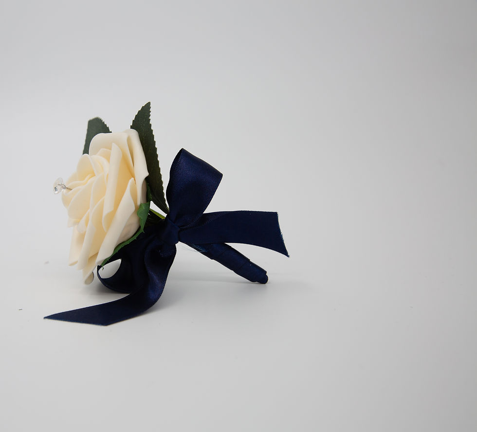 Thumbnail: Amalise Buttonhole (2)