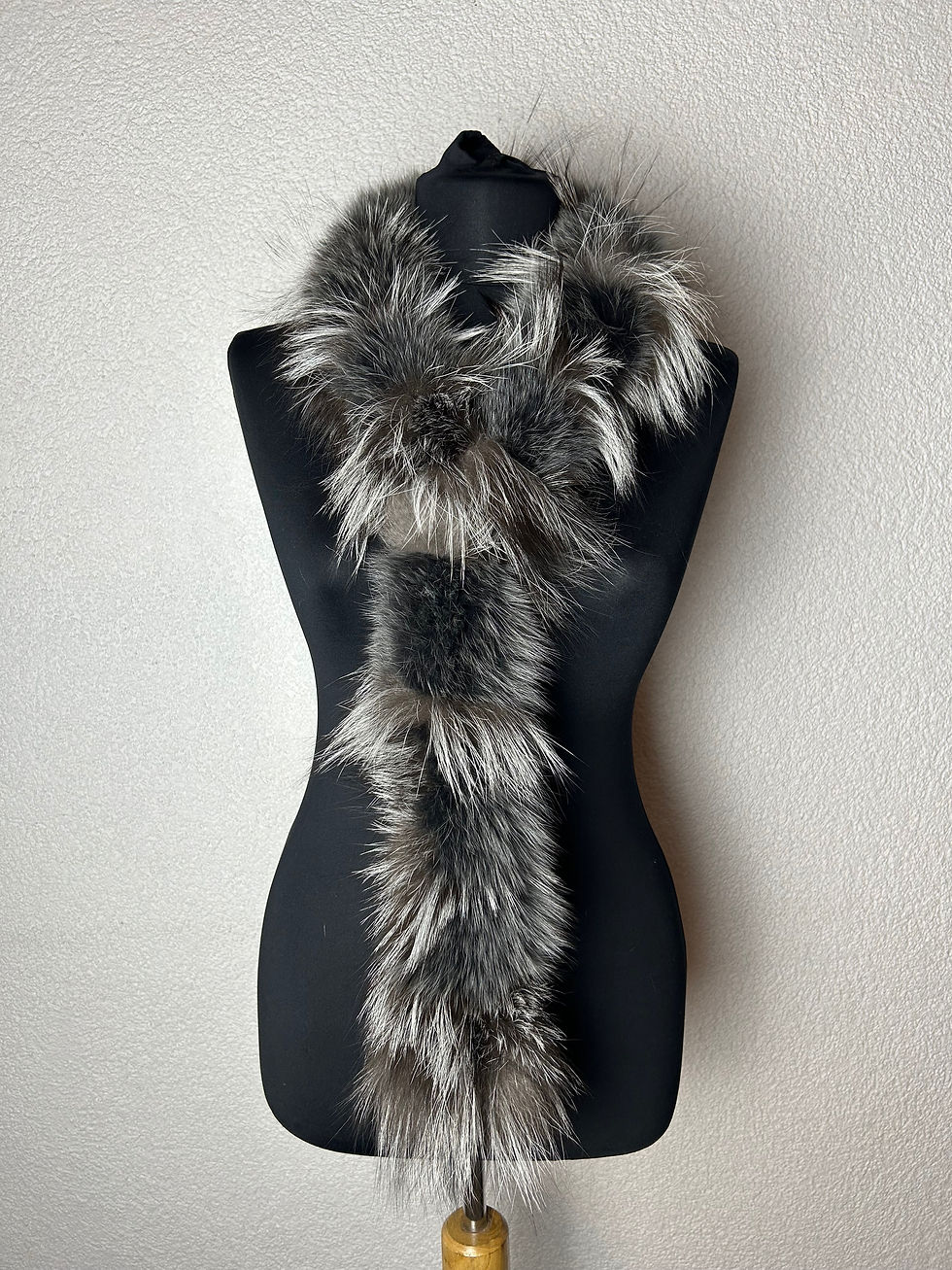 Küçük resim: wrap kahverengi gri arjante tilki kürk kurk brown grey fur luxury argentina fox fashion winter outfit tesettür atki boyunluk