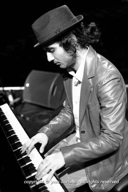 Tigran Hamasyan 2010 01