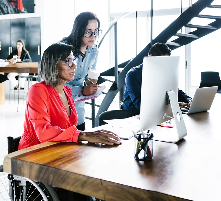 Espacio de trabajo accesible .webp