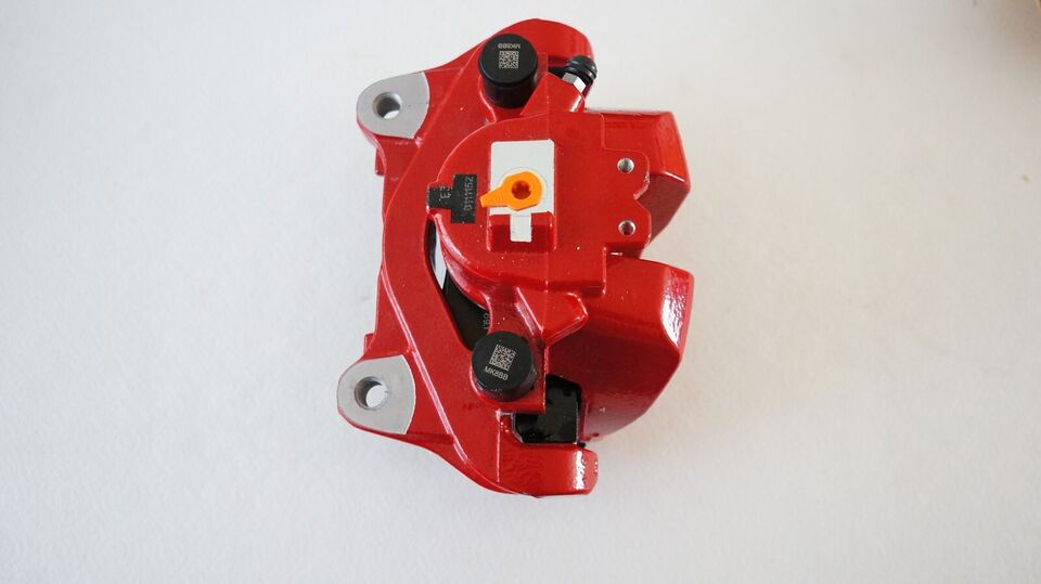 Thumbnail: NEW GENUINE JAGUAR F-PACE 3.0Lcc RH FRONT CALIPER