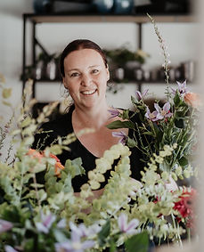 230904_foundbyheart_Nora_Brumm_Personal_Branding_Wildflower_Natascha_Spillmann-178.jpg