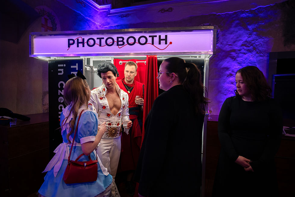 Maškarní bál století v Pražské křižovatce. Jak jsme tvořili event pro Milana Peroutku od A do Z