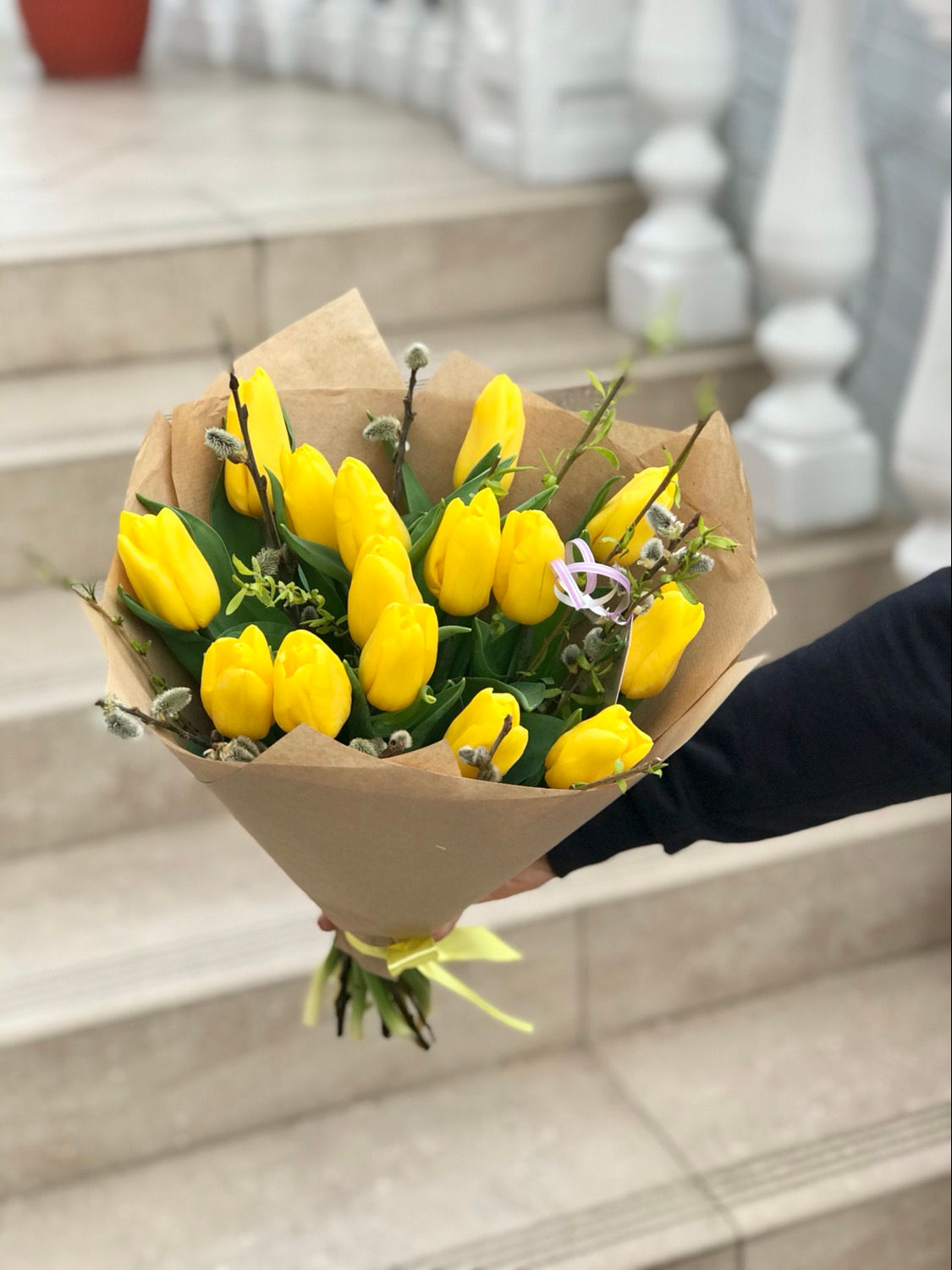 Букет из желтых тюльпанов