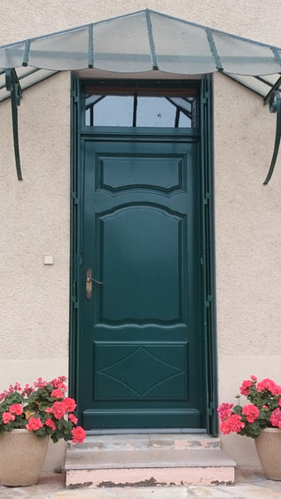 Porte d'entrée bois Sennecey le Grand