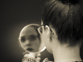 O Falso Self: Compreendendo as máscaras que usamos