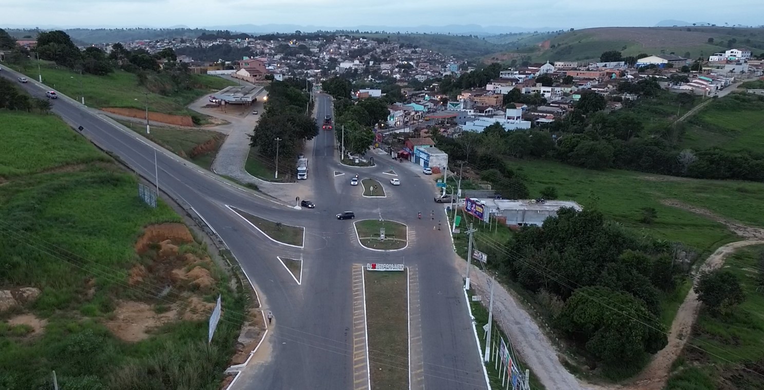 vista aérea da cidade de Medeiros Neto-Bahia