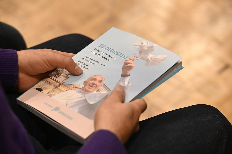 “El Papa Vuelve a las Aulas”: El Libro que Llevará el Pensamiento de Francisco a Todos los Estudiantes