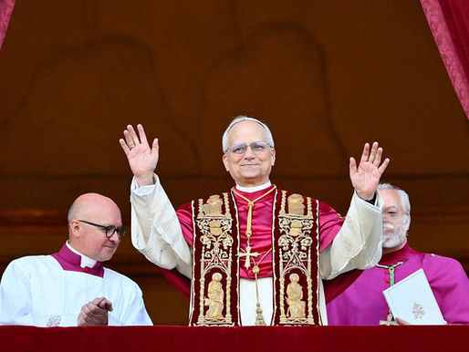¿PAPA A LA MODA O PAPA DE MODA? CUANDO VOGUE MIRA AL VATICANO… Y EL ADVIENTO MIRA AL CORAZÓN