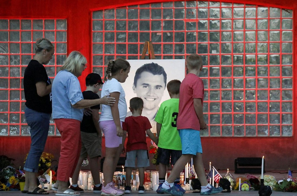 León XIV se une al dolor por la muerte de Charlie Kirk: “Rezo por su esposa y sus hijos”