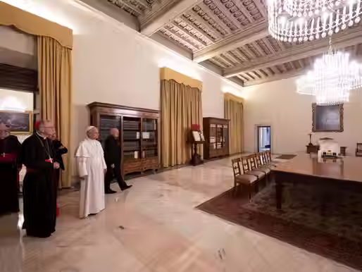 ¿Volverá León XIV al Palacio de los Papas?