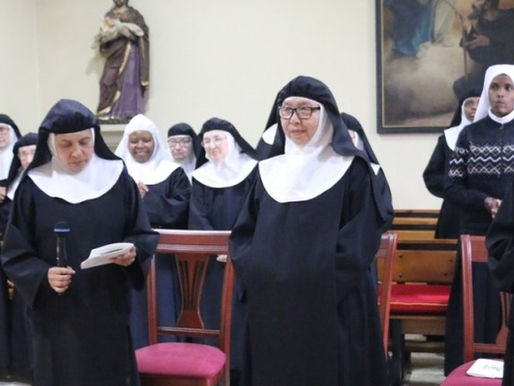 La Madre que se Hizo Monja: Tiene Cuatro Hijas Religiosas y un Hijo Sacerdote