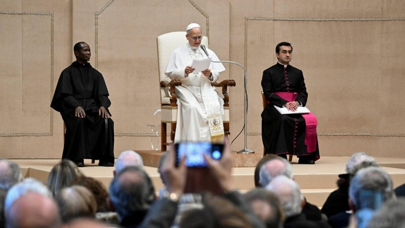 El Papa Abre un Camino para los que se Alejaron de Dios: “La Fe Puede Volver a Encenderse”