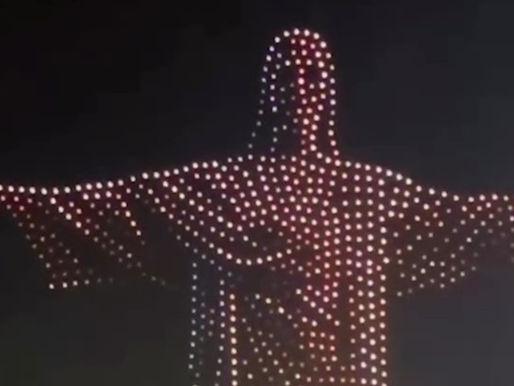 El Cristo que Bajó del Cielo: La Imagen Sagrada que Iluminó Copacabana y Conmovió al Mundo Entero