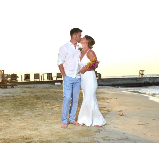 Honeymoons Inc
Linda Dancer