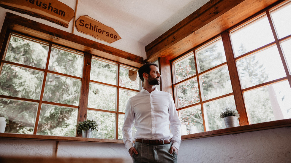 freie Trauung im Almbad Huberspitz am Schliersee Hochzeitsreportage Almhochzeit Berghochzeit Heiraten in den Bergen 