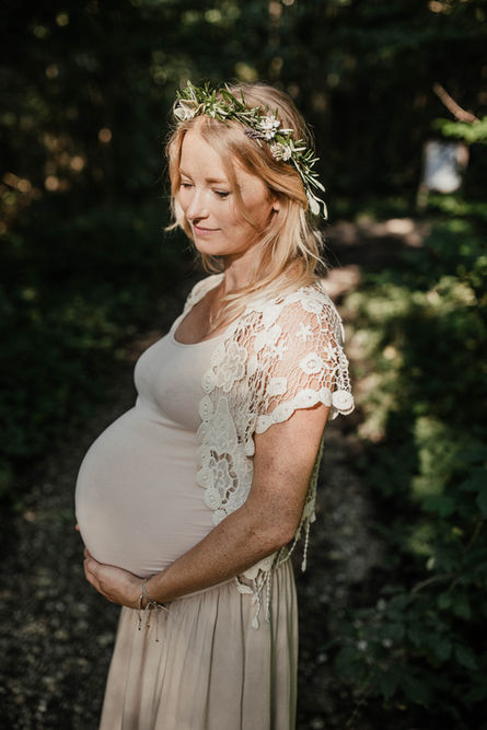 Babybauch landshut, schwanger-babybauch-Vorfreude-Schwangerinlandshut-Landshut-RomanaJovanovic-babybauchshooting-pregnant