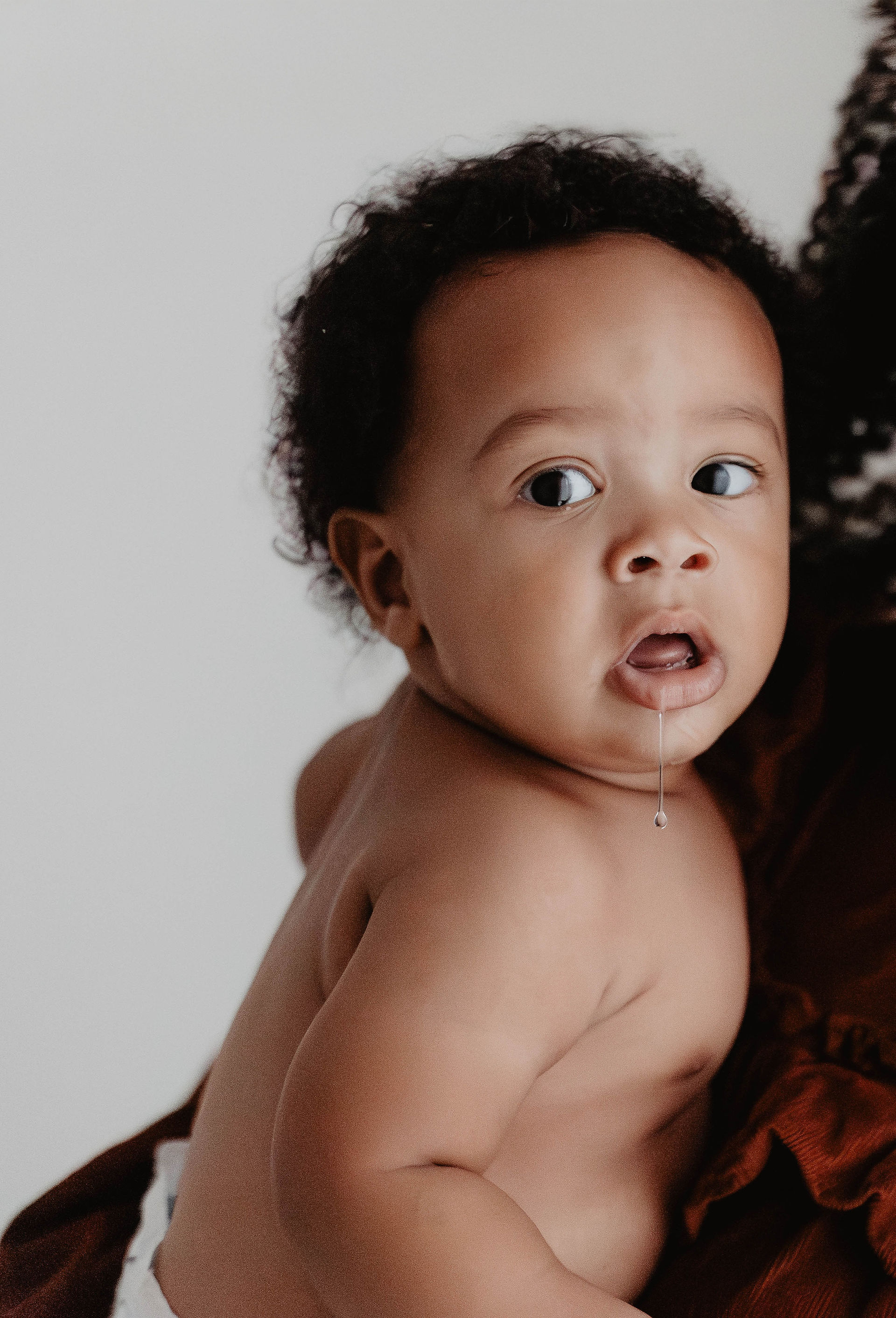 zwillinge im Fotostudio landshut-romana jovanovic-blackbaby-kinderfotograf-kinderfotoslandshut-babyfotos-baby sabbert