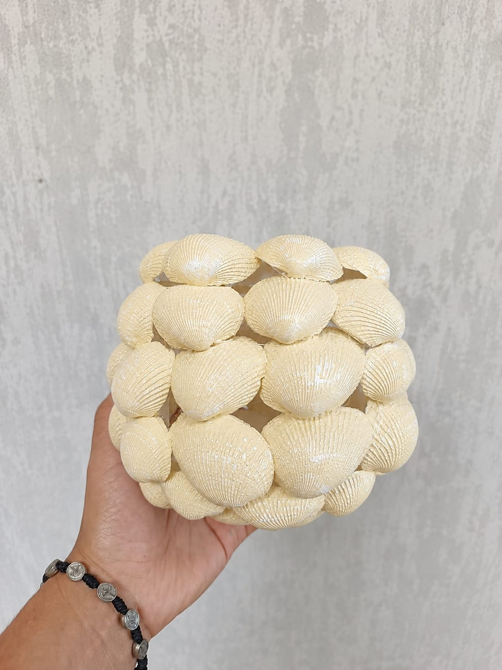 Miniatura: FLOREROS | Elaboradas con conchas de mar desechadas