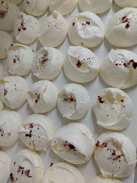 mini pavlovas.jpg