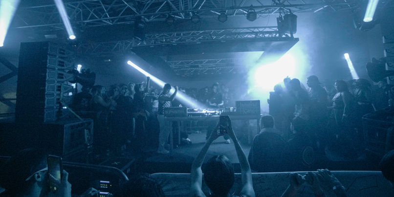 CLARA CUVE & WALLIS 7.jpg