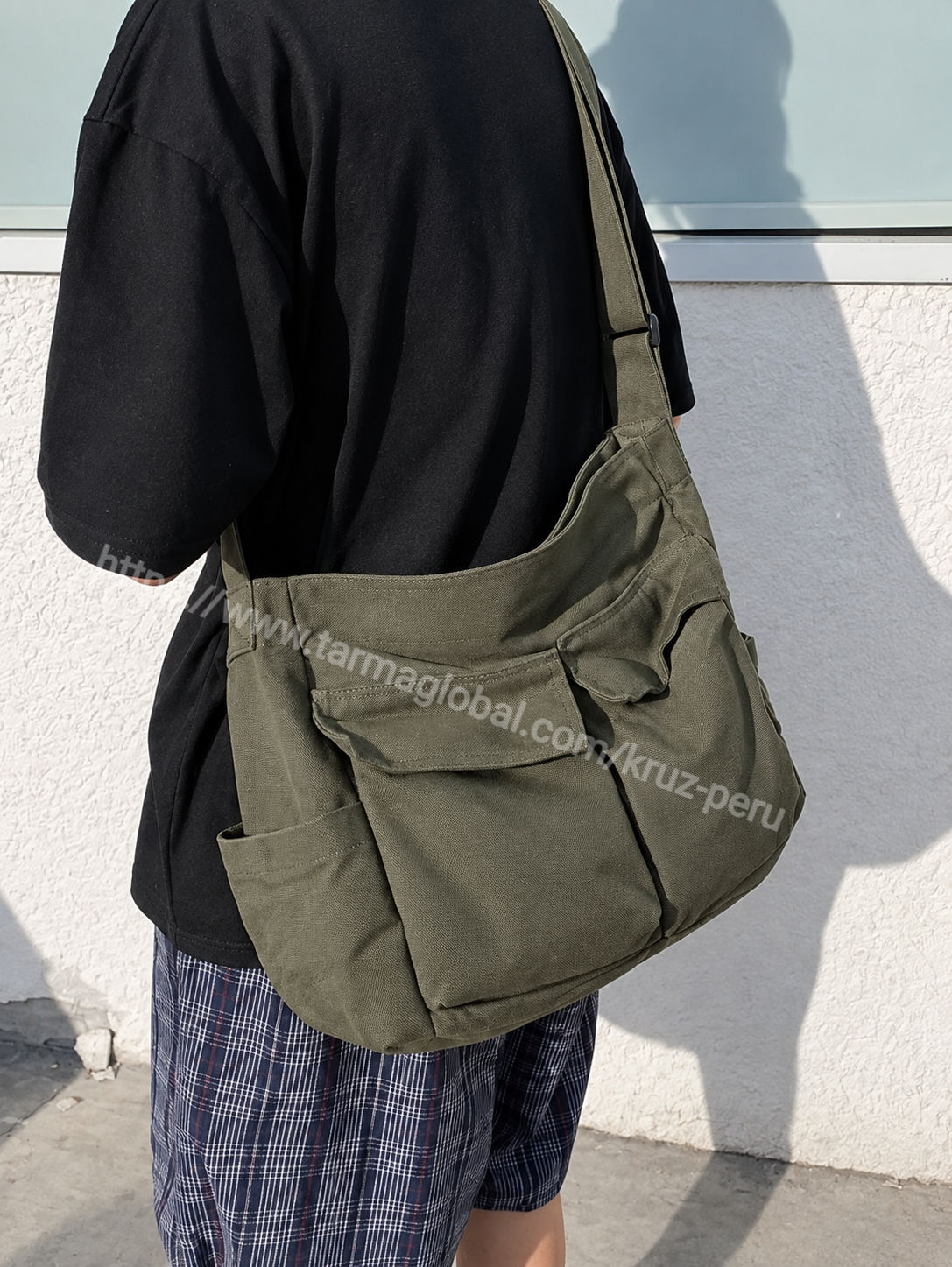 Trip crossbody