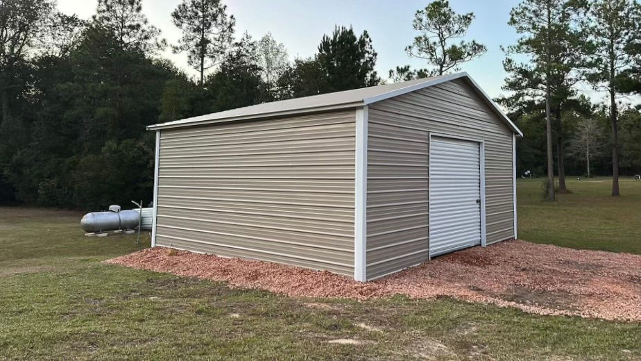 24x20x9 Boxed Eave Garage Side View