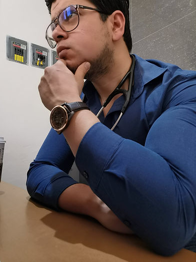médico-internista-y-reumatólogo.jpg