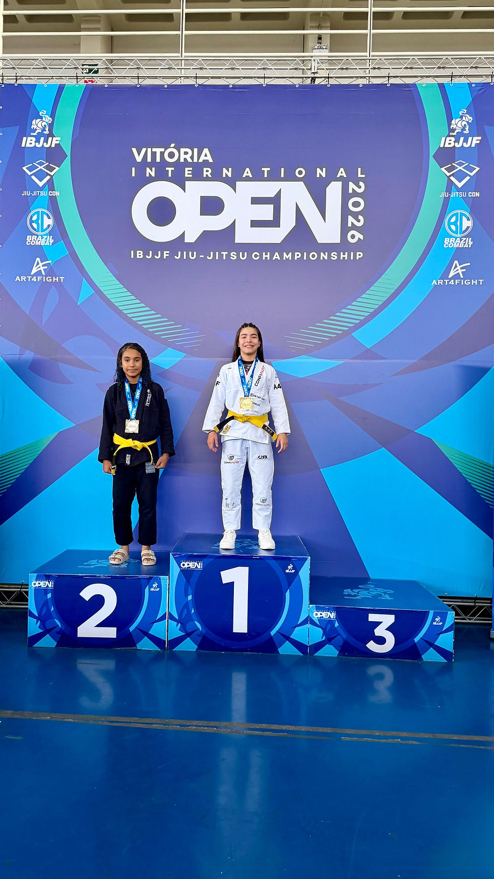 Stephanie Balista conquista o ouro no Vitória Open com mais uma vitória por finalização