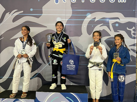 Stephanie Balista brilha na 1ª Etapa do Estadual de Jiu-Jitsu e conquista duplo ouro