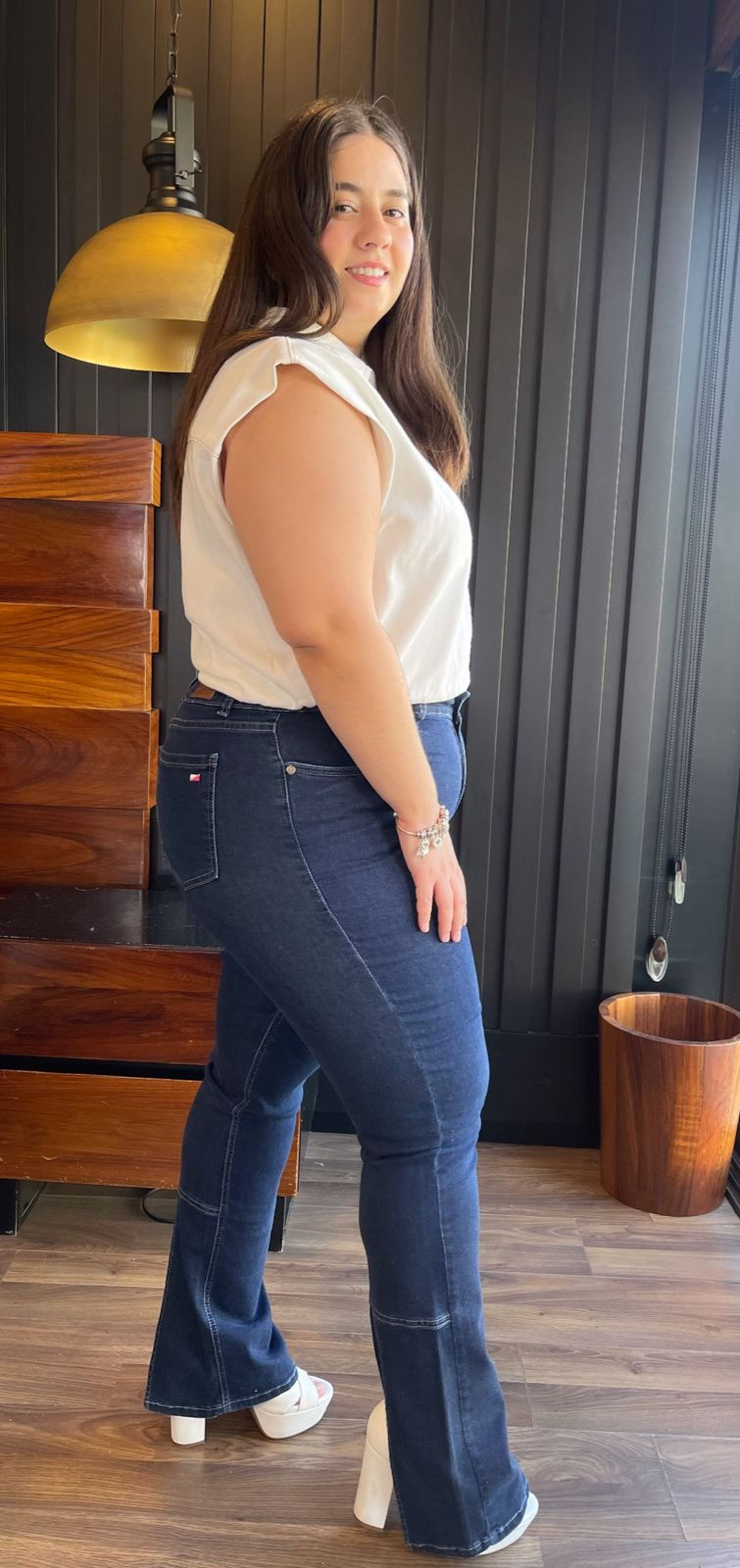 Miniatura: Mod. 25223 Stone Piedra Acampanado Strech Abertura Trasera